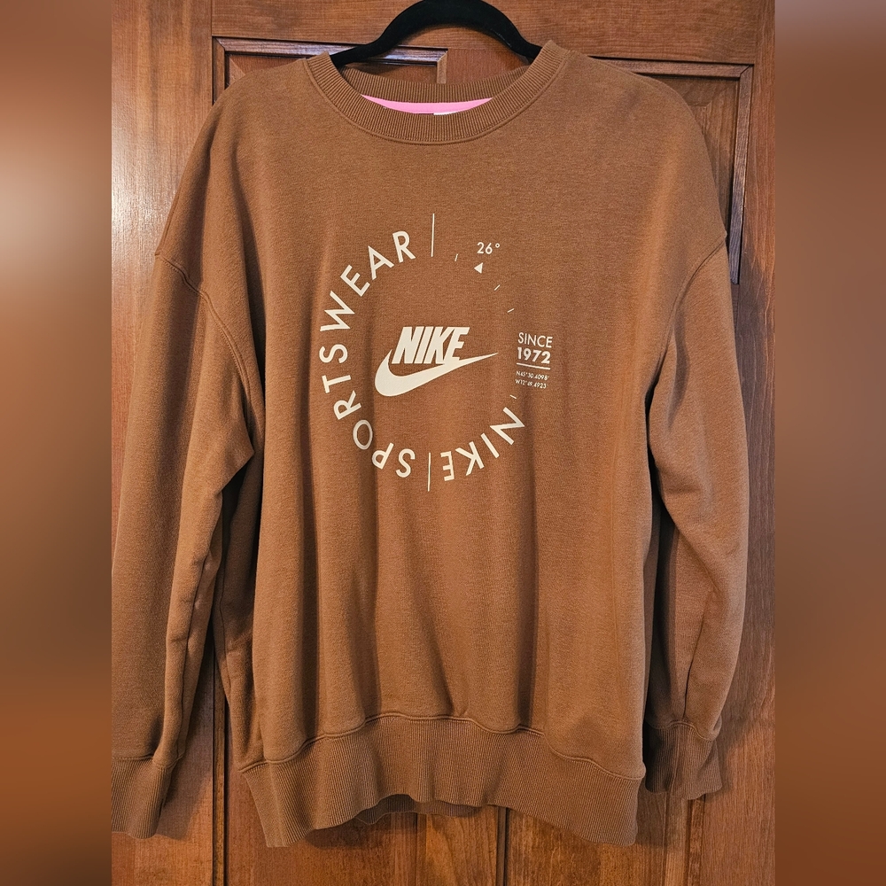 Nike women's crew neck